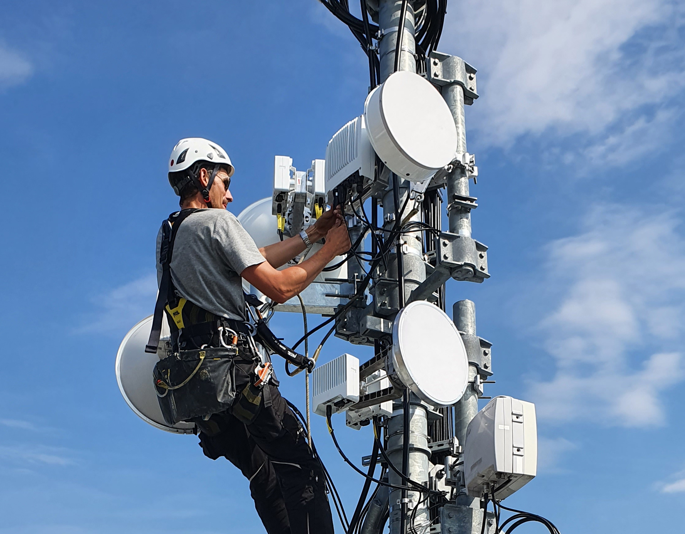 richtfunk-06 Installation von Systemtechnik