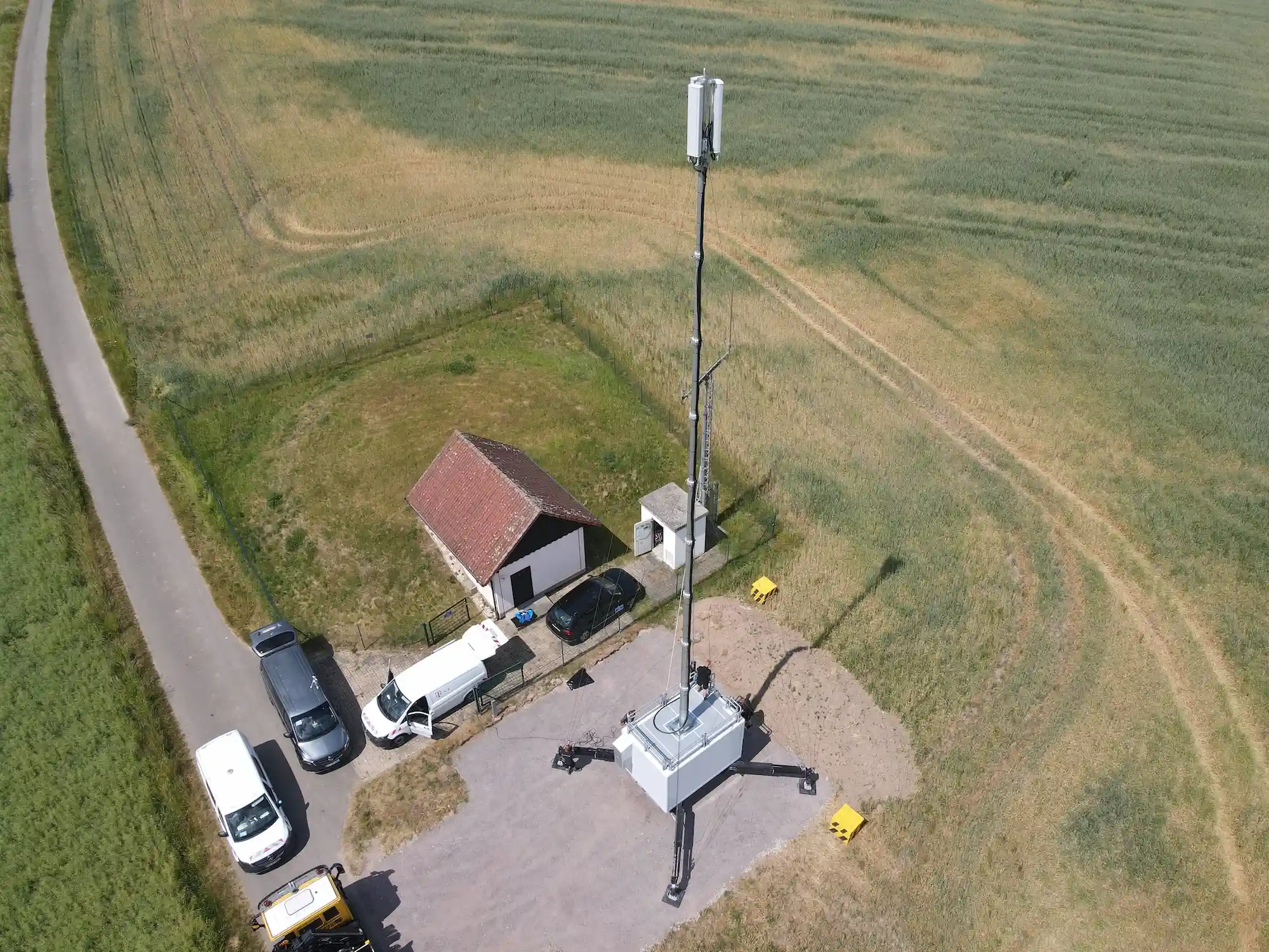 mrt-mobileradiotower-mobilfunkmast-mobilfunk-mobilfunkantenne-cprotec